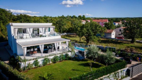 Villa Leones